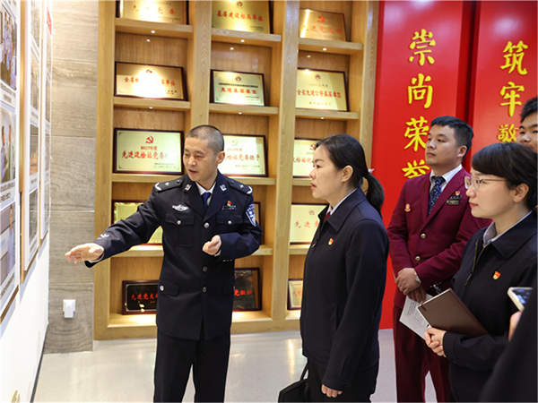 20230428-1____組織建設(shè)____武漢邊檢站____武漢邊檢站4月第3篇武漢邊檢站與武漢地鐵客運(yùn)二中心開展共建活動(dòng)231