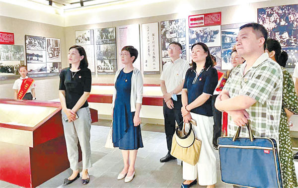 20240116-1--工作動態--長江日報---強化黨員干部思想引領、激勵、支撐市直機關扎實開展“四學四提升”專項思想政治工作1312拷貝